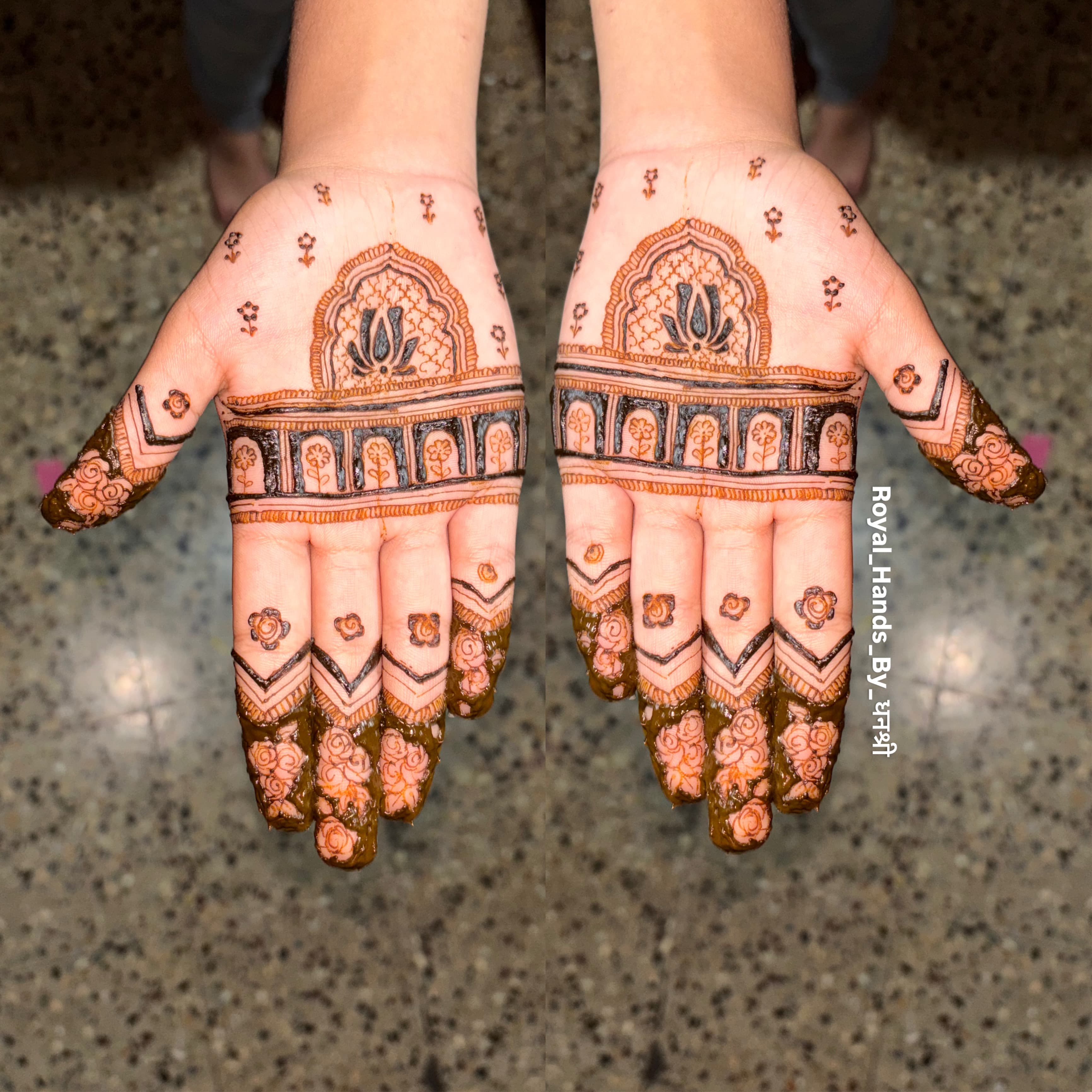 Heritage palace arch traditional mehendi design by Royal Hands By Dhanashree