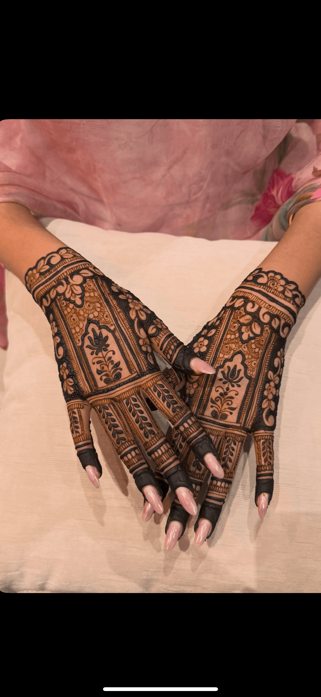 Mughal floral arch engagement mehendi design by Royal Hands By Dhanashree