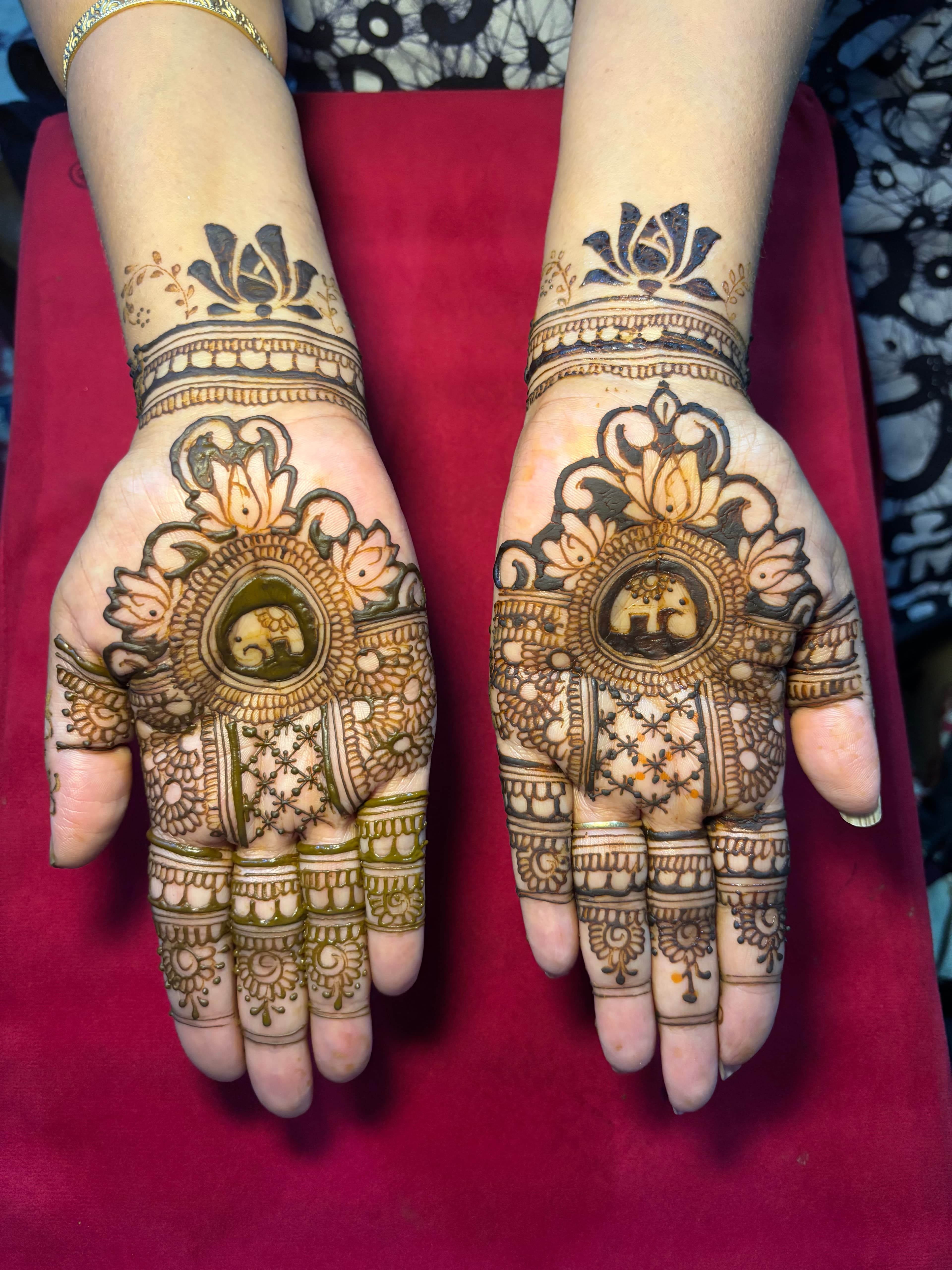 Auspicious Ganpati medallion traditional mehendi design by Royal Hands By Dhanashree